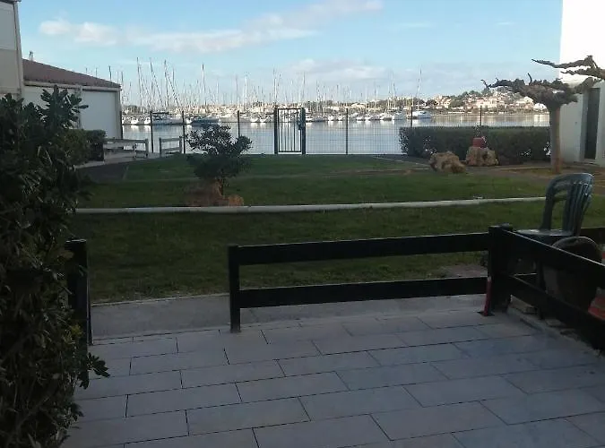 아파트 24 Tropic Deluxe 아그