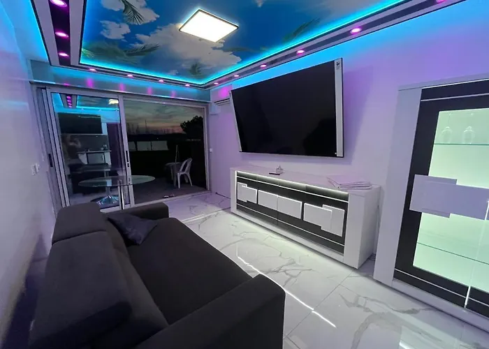 24 Tropic Deluxe 아그