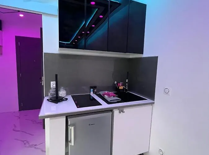 24 Tropic Deluxe 아그